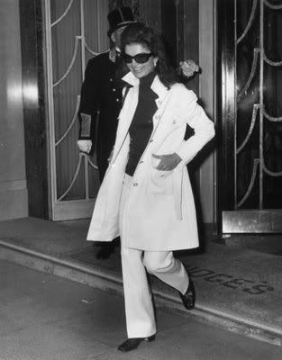 jackie kennedy onassis sunglasses. Jacqueline Kennedy Onassis