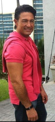 Resultado de imagen para imagenes de colunga con camisa color rosa